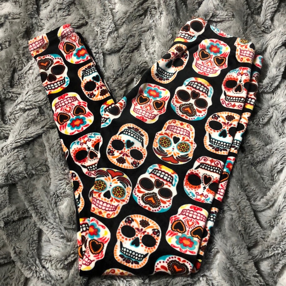 FREE w/purchase/Velvet day of the dead leggings